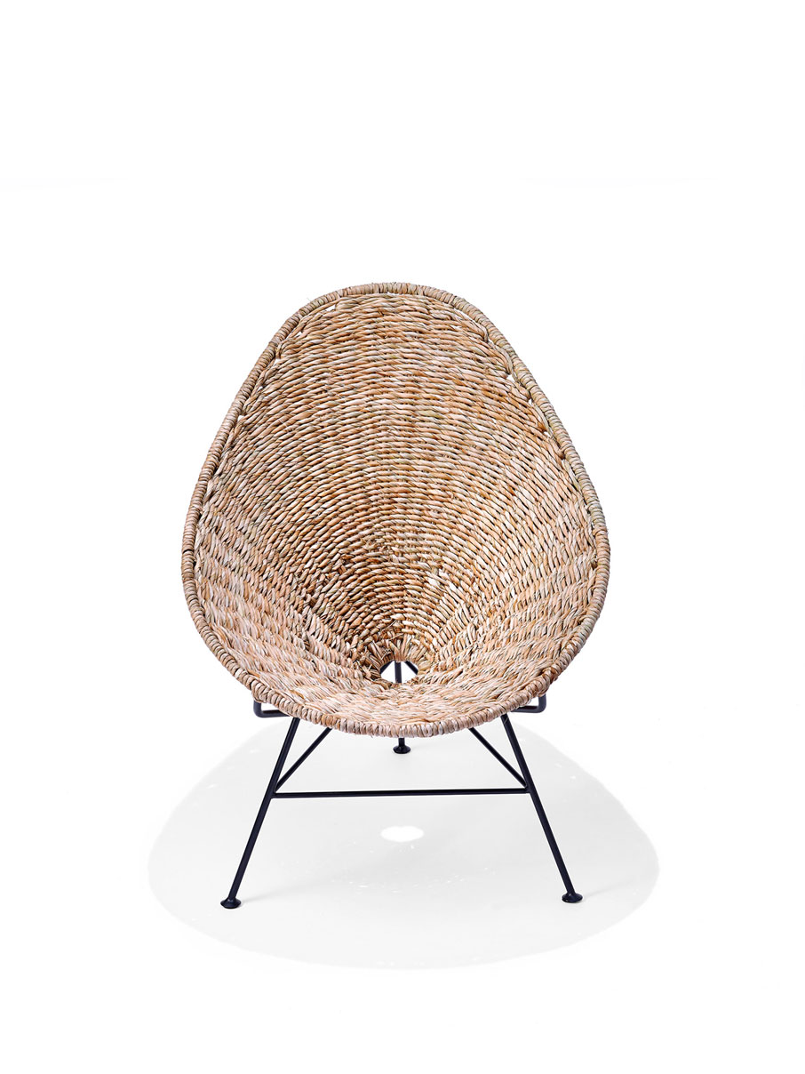 Vorderansicht Original Acapulco Chair aus Palmenblättern geflochten.