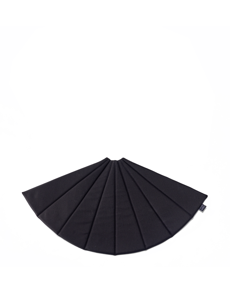 Acapulco-Chair-Sitzkissen_Nidito_Schwarz "Nidito" - Das Sitzkissen für den Original Acapulco Chair in der Farbe Schwarz